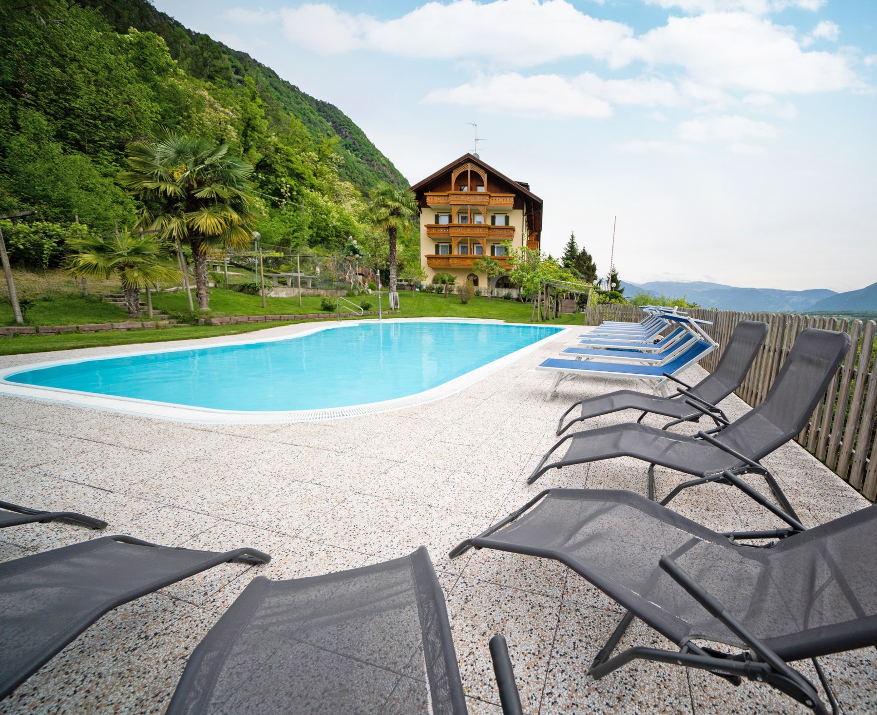 swimming pool infront of house